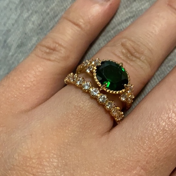 New 18k gold plated engagement ring set - Picture 4 of 7